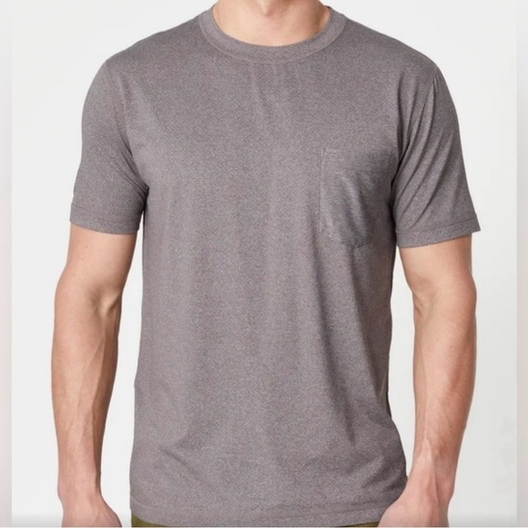 Vuori Tradewind Performance Tee Short Sleeve Shirt in Heather Brown - Picture 1 of 10